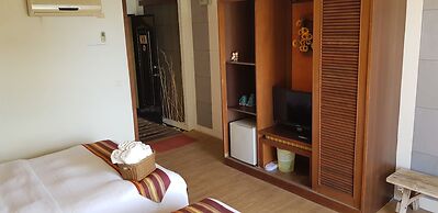 Ming-Jun Holiday Inn