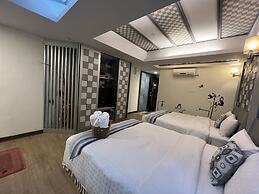 Ming-Jun Holiday Inn