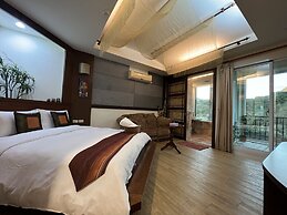 Ming-Jun Holiday Inn