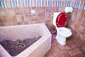 Ming-Jun Holiday Inn