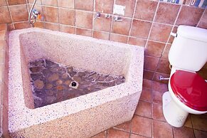 Ming-Jun Holiday Inn