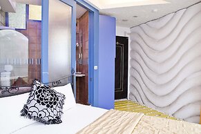 Ming-Jun Holiday Inn