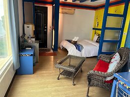 Ming-Jun Holiday Inn