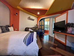 Ming-Jun Holiday Inn