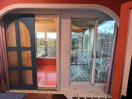 Ming-Jun Holiday Inn