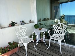 Ming-Jun Holiday Inn