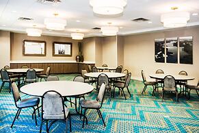Holiday Inn Express & Suites Litchfield West by IHG