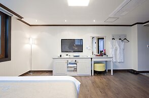 Tongyeong Anchovy tourist Hotel