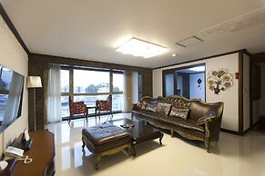 Tongyeong Anchovy tourist Hotel