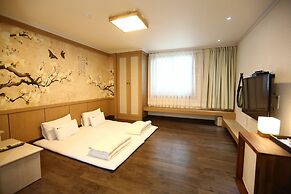 Tongyeong Anchovy tourist Hotel