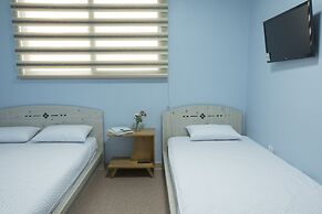 WELL PLUS BNB Guest House