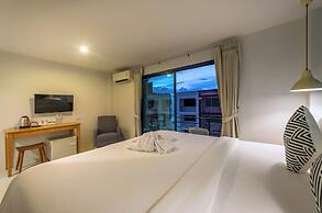 Tiya House Rooms & Cafe