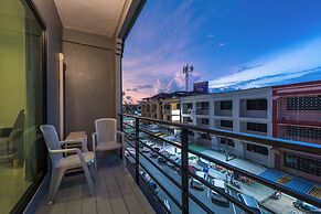 Tiya House Rooms & Cafe