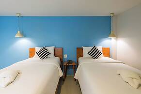 Tiya House Rooms & Cafe