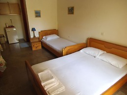 Villa Xenos Studios & Apartments