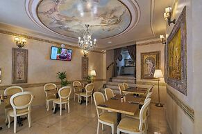 Heritage Hotel Life Palace