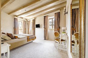 Heritage Hotel Life Palace