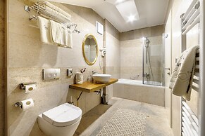 Heritage Hotel Life Palace