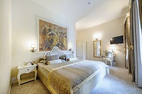 Heritage Hotel Life Palace