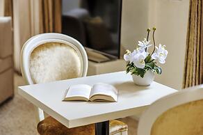 Heritage Hotel Life Palace