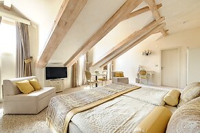 Heritage Hotel Life Palace