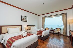 Champasak Grand Hotel