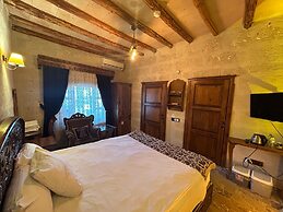 Avanos Suites