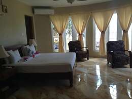 Waters Edge Guest House