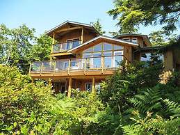Reef Point Oceanfront B & B
