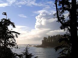 Reef Point Oceanfront B & B