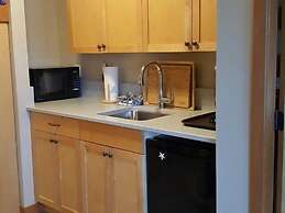 Reef Point Oceanfront B & B