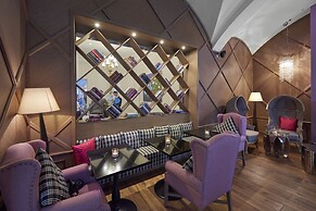 Aria Hotel Budapest by Library Hotel Collection