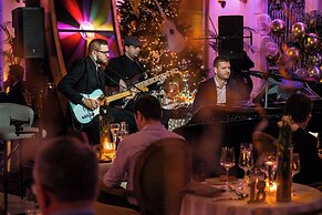 Aria Hotel Budapest by Library Hotel Collection