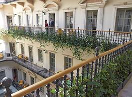 Aria Hotel Budapest by Library Hotel Collection