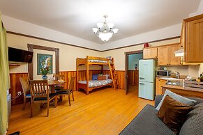 Victoria Falls House Inn