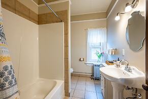 Victoria Falls House Inn