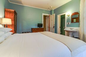 Captain Lawrence Inn