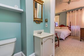 Captain Lawrence Inn