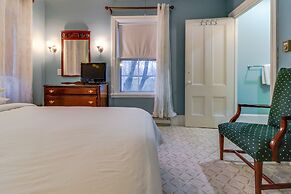 Captain Lawrence Inn