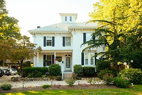 Captain Lawrence Inn