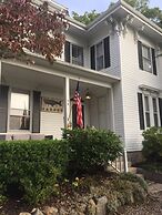 Captain Lawrence Inn