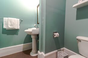 Captain Lawrence Inn