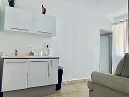 Miramar Village Lodge