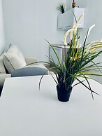 Miramar Village Lodge