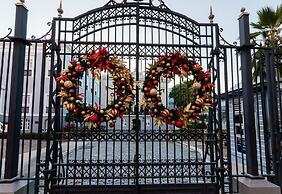 Miramar Village Lodge