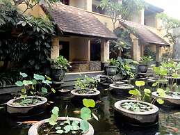 Lotus Garden Hotel