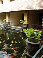 Lotus Garden Hotel