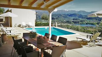 Aksos suites Accessible Accommodation