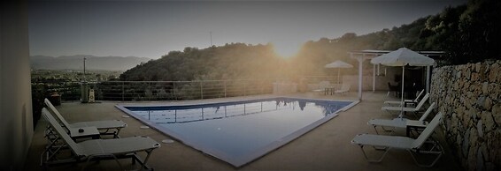 Aksos suites Accessible Accommodation