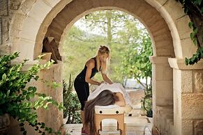 Nobelos Seaside Lodge